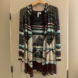 Alya Wrap - Cozy and Stylish. Perfect print!